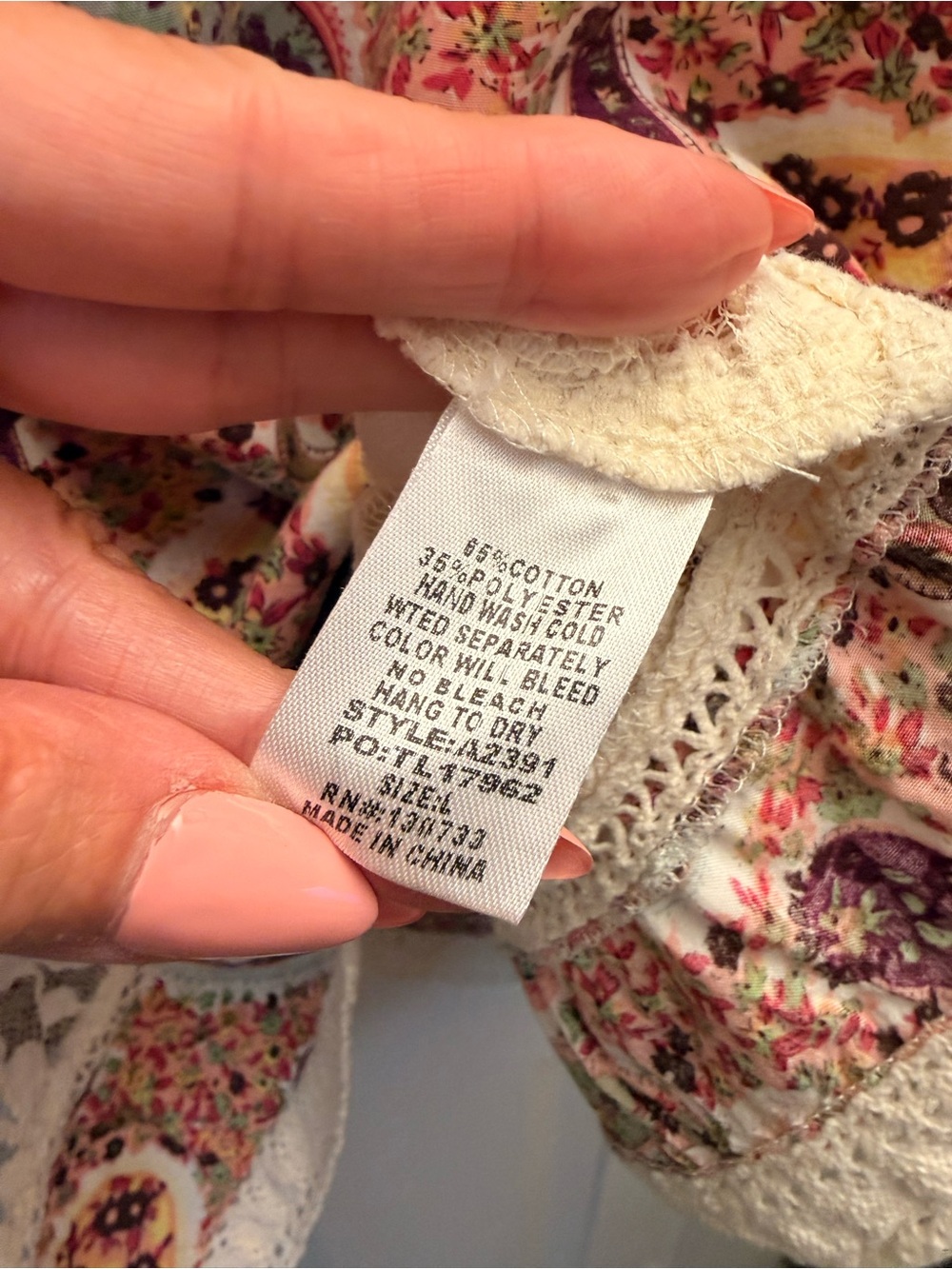 Anthropologie Umgee Cream Lace Top with Pink Multi Floral Dress/Top - Picture 4 of 6